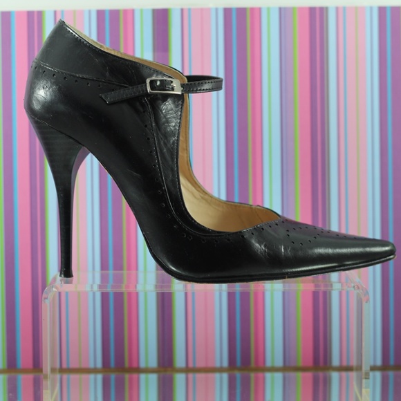 Bandolino Black Leather Heels - Picture 4 of 16